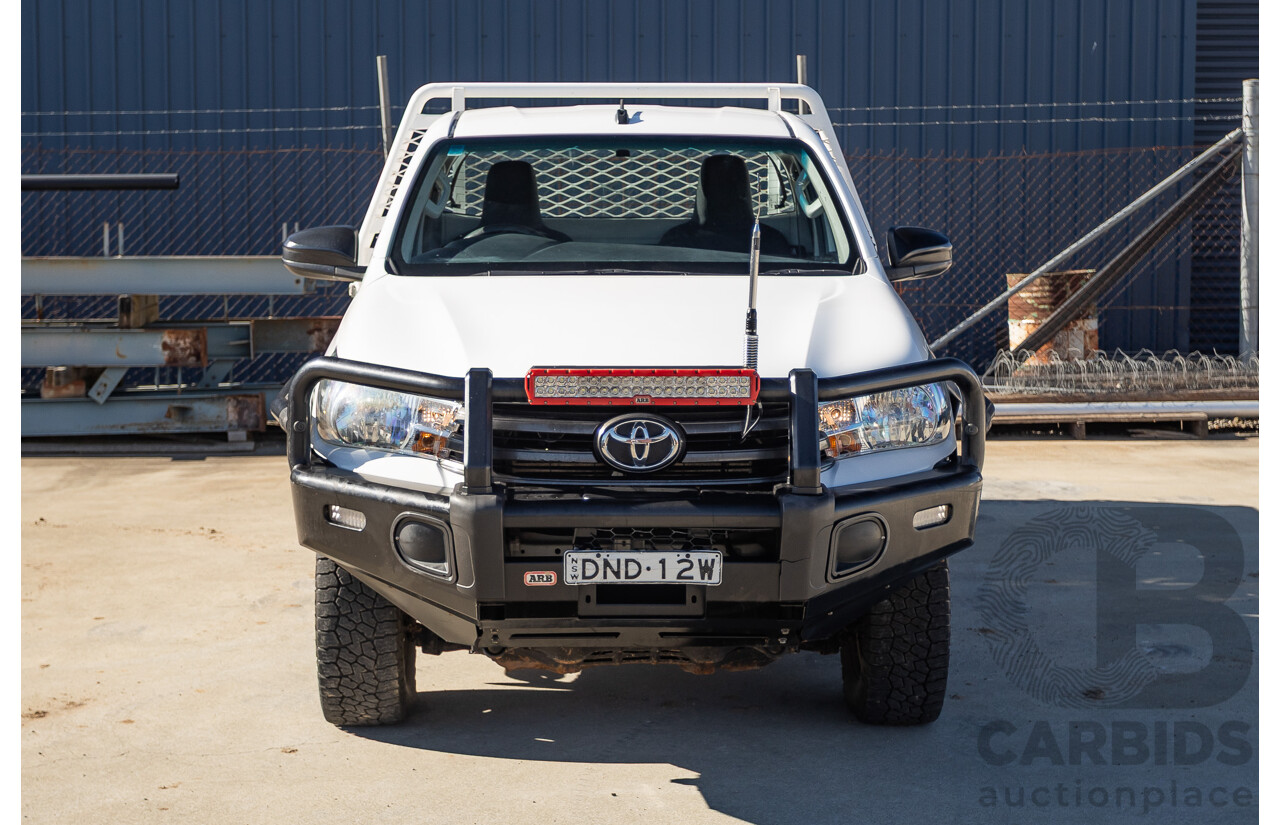 5/2017 Toyota Hilux SR (4x4) GUN126R C/Chas Glacier White Turbo Diesel 2.8L