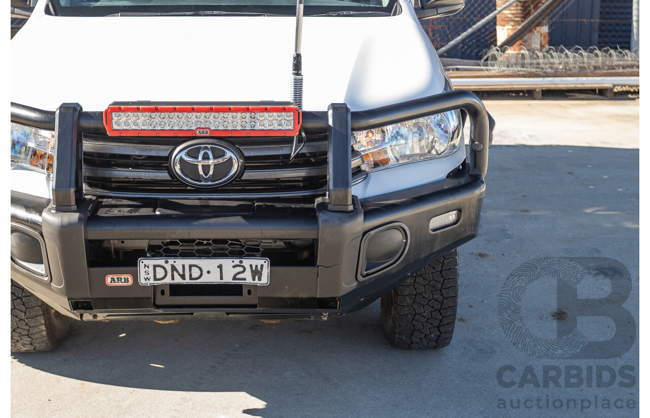 5/2017 Toyota Hilux SR (4x4) GUN126R C/Chas Glacier White Turbo Diesel 2.8L