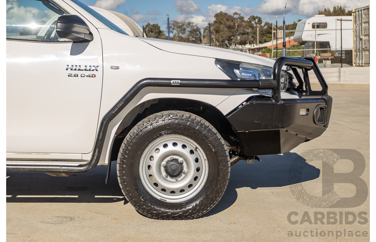 5/2017 Toyota Hilux SR (4x4) GUN126R C/Chas Glacier White Turbo Diesel 2.8L
