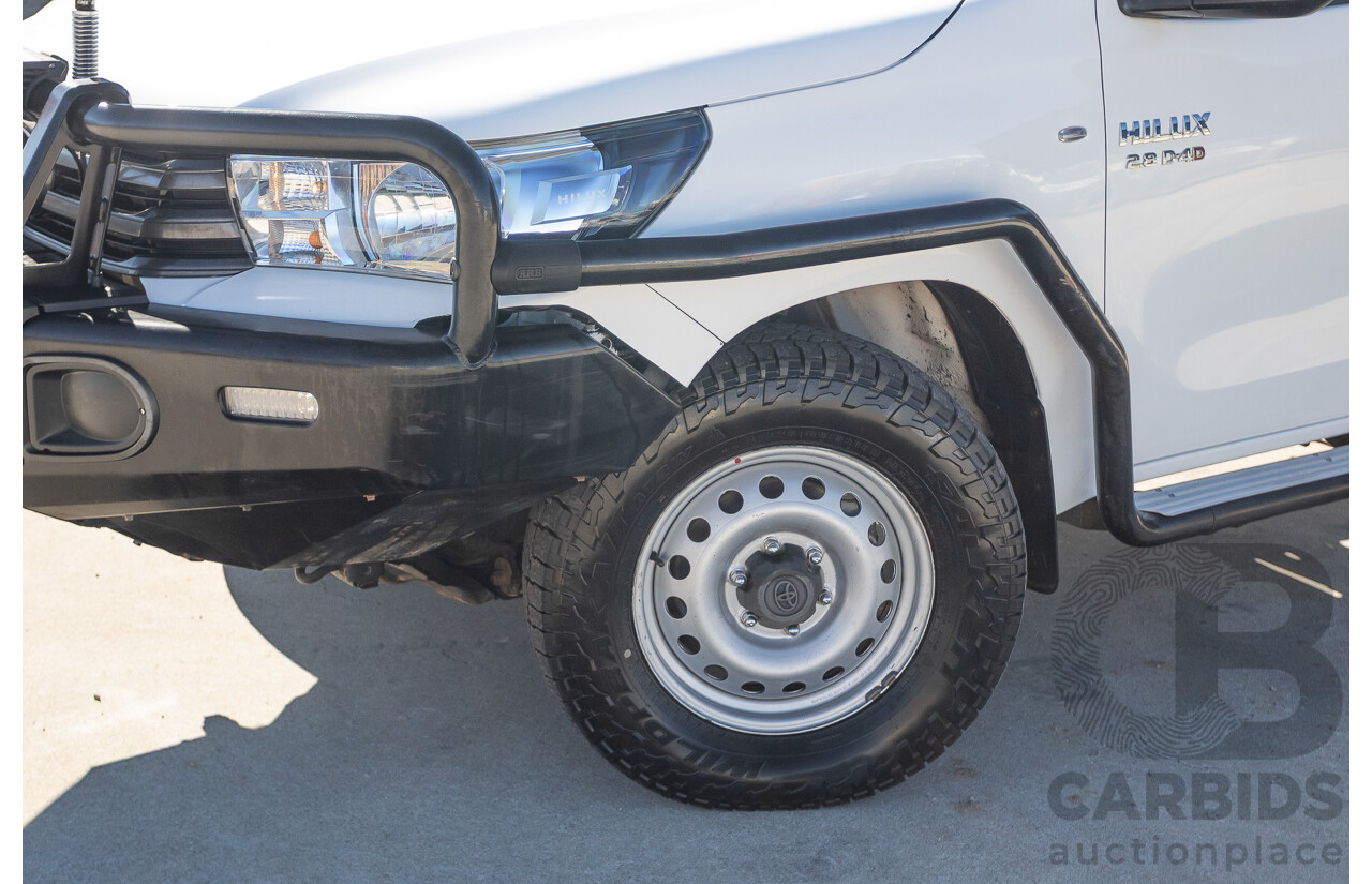 5/2017 Toyota Hilux SR (4x4) GUN126R C/Chas Glacier White Turbo Diesel 2.8L