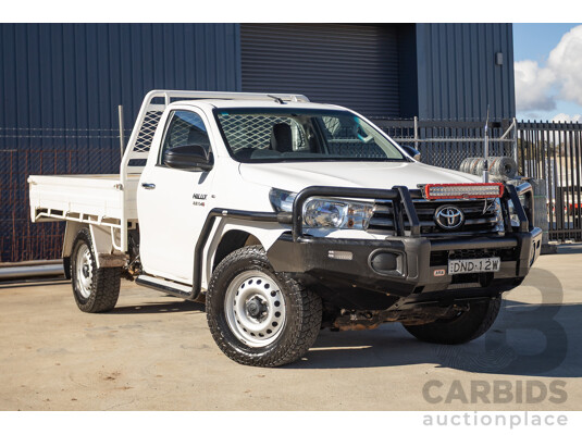 5/2017 Toyota Hilux SR (4x4) GUN126R C/Chas Glacier White Turbo Diesel 2.8L