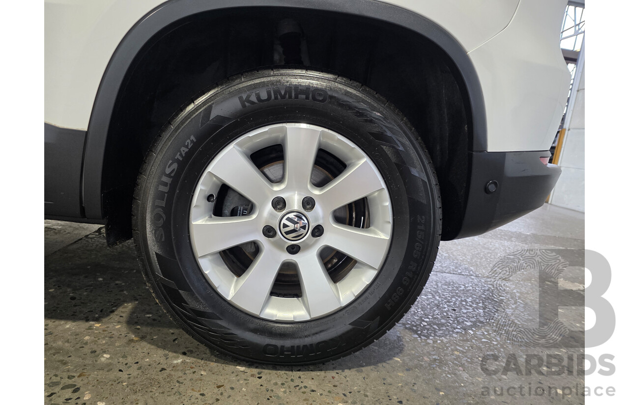 03/2013 Volkswagen Tiguan 103 TDI (AWD) 5NC MY13.5 Candy White Turbo Diesel 2.0L