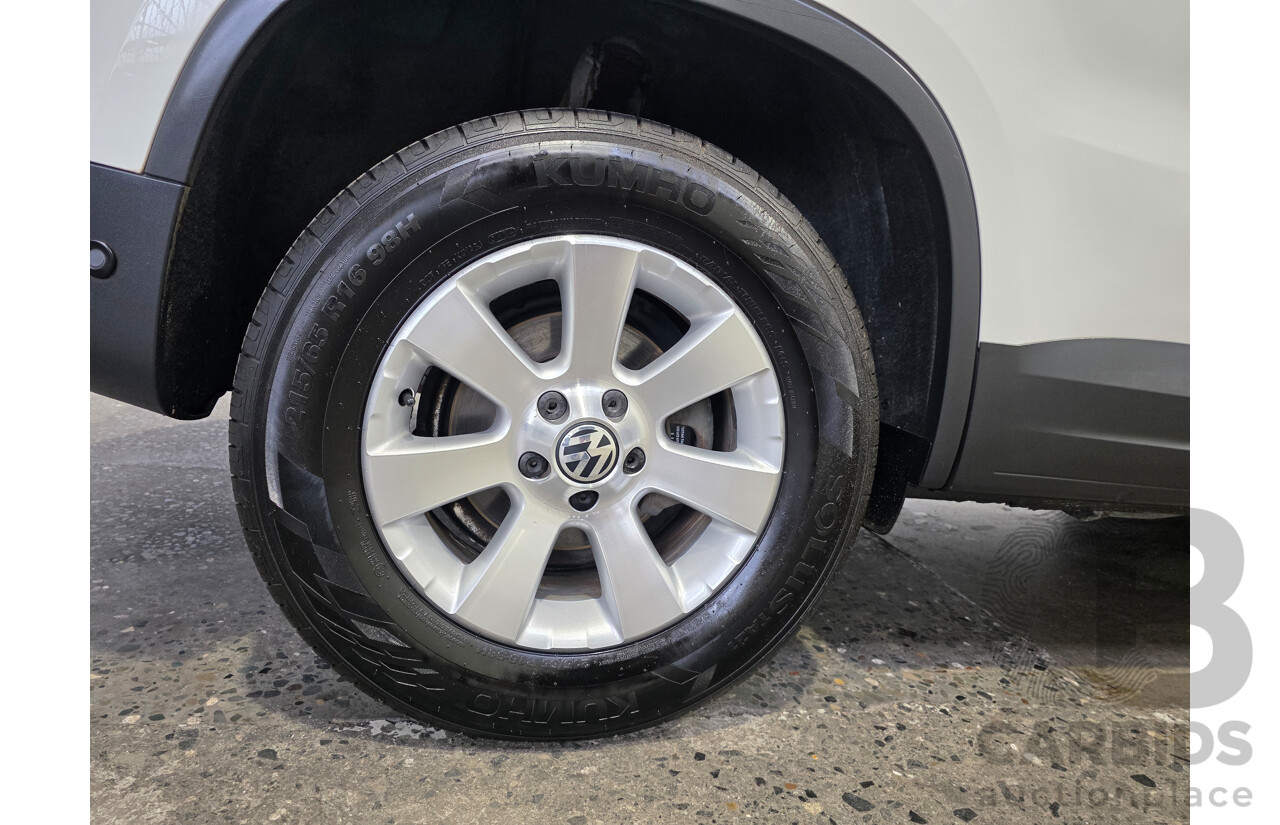 03/2013 Volkswagen Tiguan 103 TDI (AWD) 5NC MY13.5 Candy White Turbo Diesel 2.0L