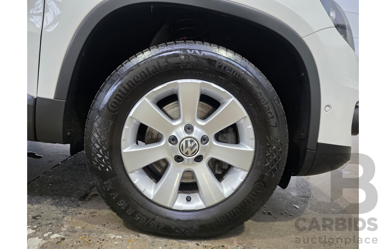 03/2013 Volkswagen Tiguan 103 TDI (AWD) 5NC MY13.5 Candy White Turbo Diesel 2.0L