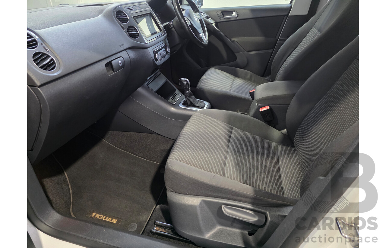 03/2013 Volkswagen Tiguan 103 TDI (AWD) 5NC MY13.5 Candy White Turbo Diesel 2.0L