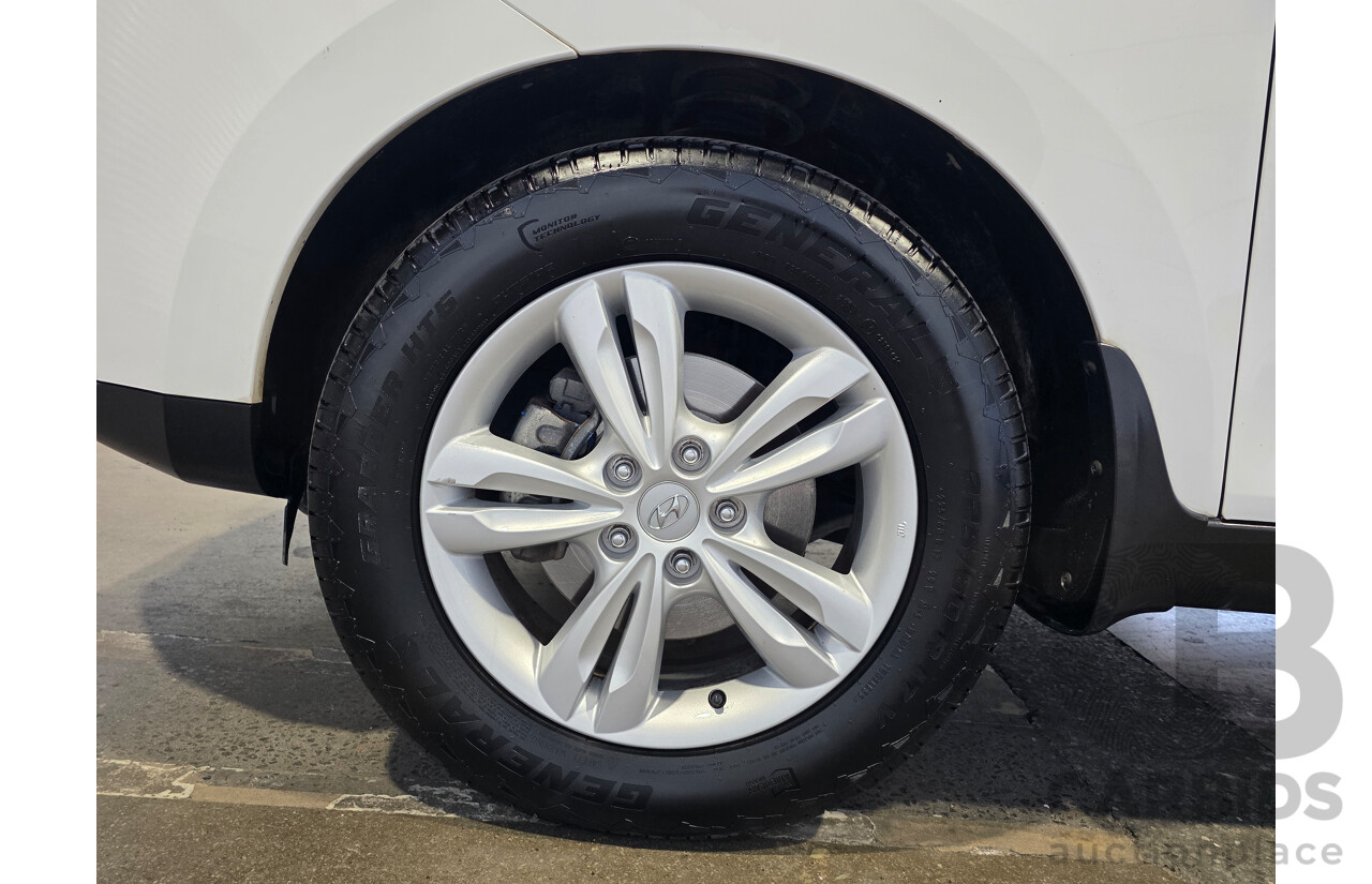 09/2013 Hyundai Ix35 SE LM MY13 4D Wagon Polar White 2.0L