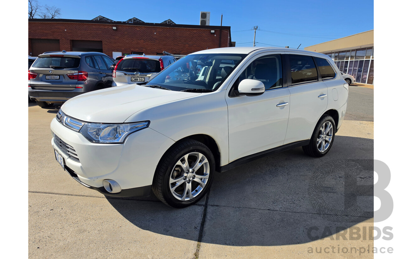 11/2012 Mitsubishi Outlander Aspire (4x4) ZJ 4d Wagon White Turbo Diesel 2.3L