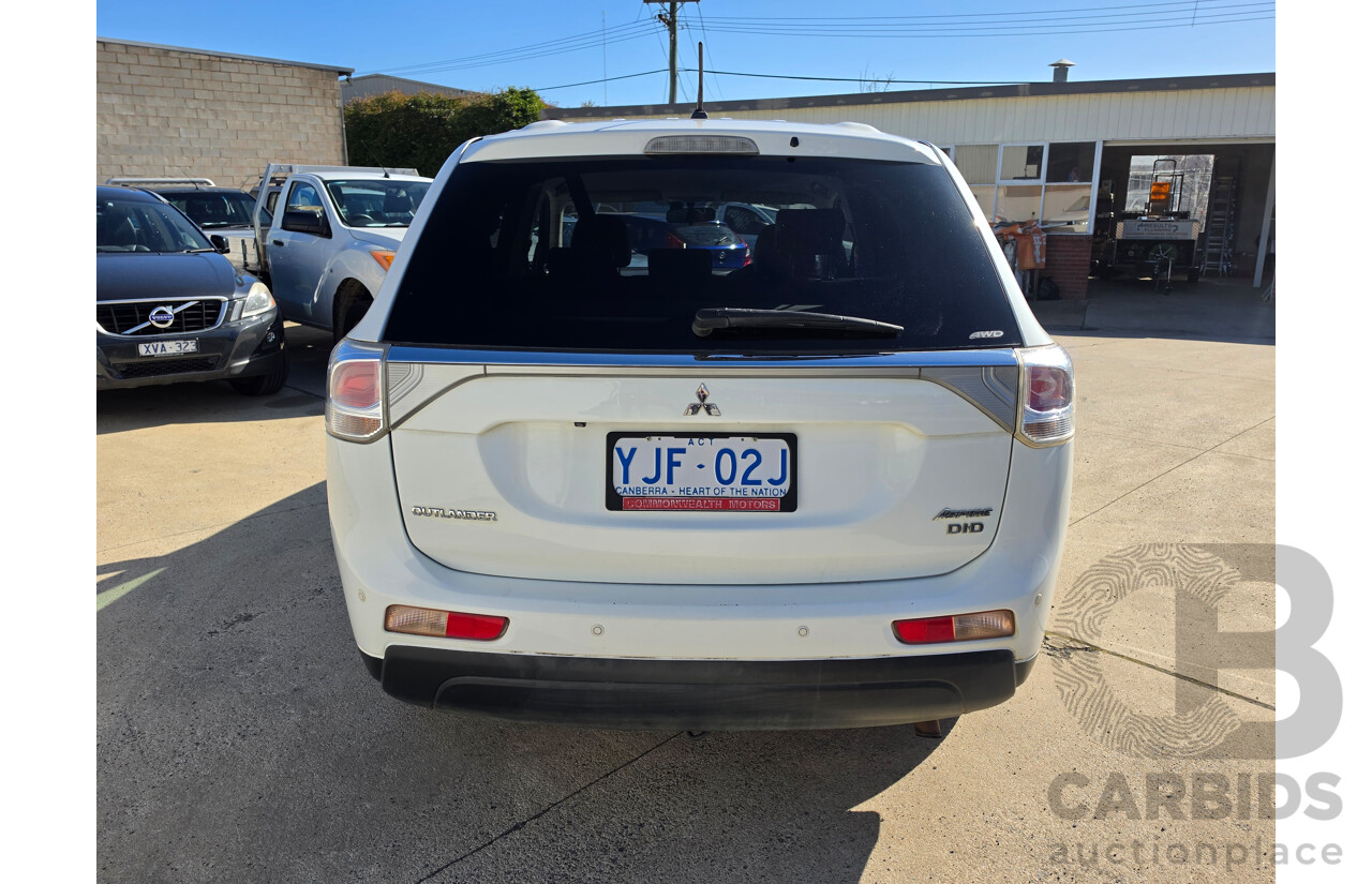 11/2012 Mitsubishi Outlander Aspire (4x4) ZJ 4d Wagon White Turbo Diesel 2.3L