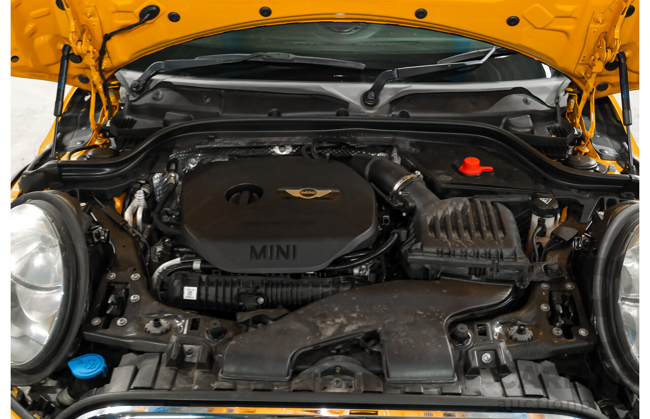 11/2015 Mini Cooper S F56 3D Hatchback Volcanic Orange / Midnight Black Turbo 2.0L
