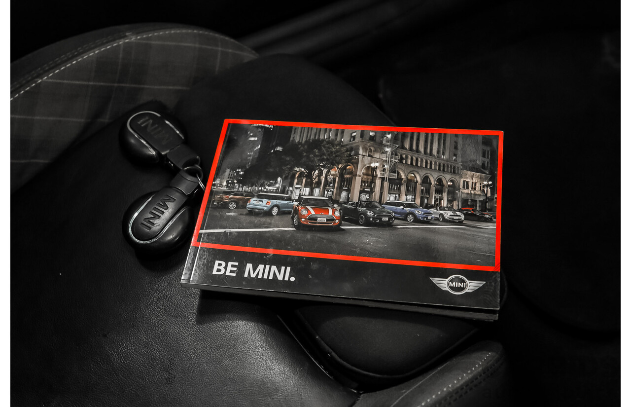 11/2015 Mini Cooper S F56 3D Hatchback Volcanic Orange / Midnight Black Turbo 2.0L