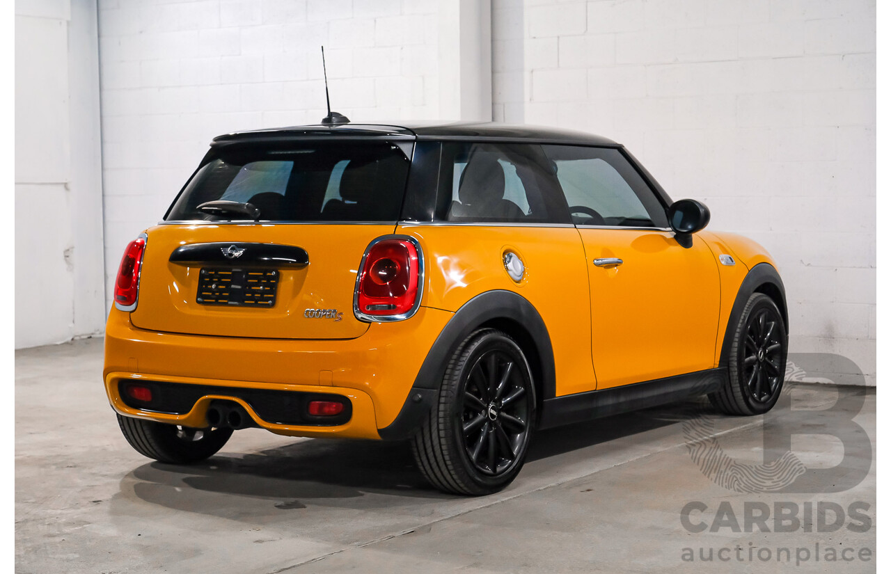 11/2015 Mini Cooper S F56 3D Hatchback Volcanic Orange / Midnight Black Turbo 2.0L