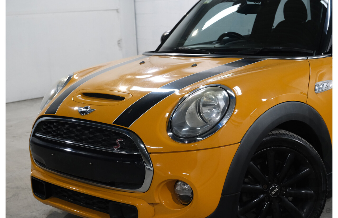 11/2015 Mini Cooper S F56 3D Hatchback Volcanic Orange / Midnight Black Turbo 2.0L