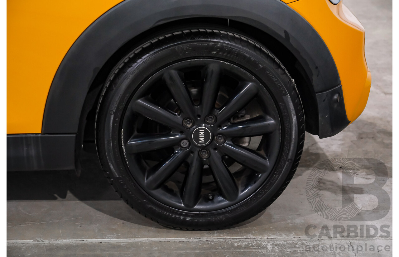 11/2015 Mini Cooper S F56 3D Hatchback Volcanic Orange / Midnight Black Turbo 2.0L