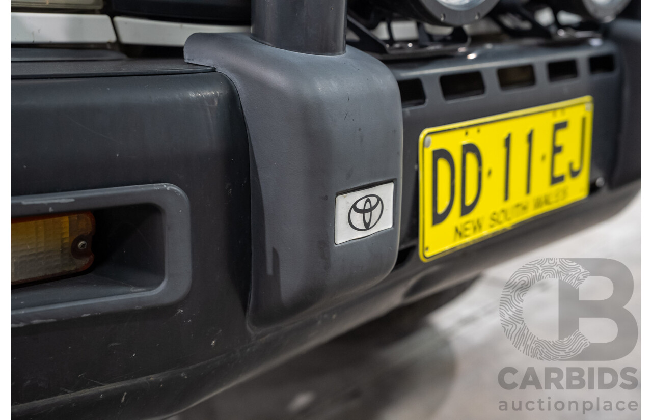 03/2003 Toyota Hilux SR5 (4x4) VZN167R Dual Cab P/Up White 3.4L