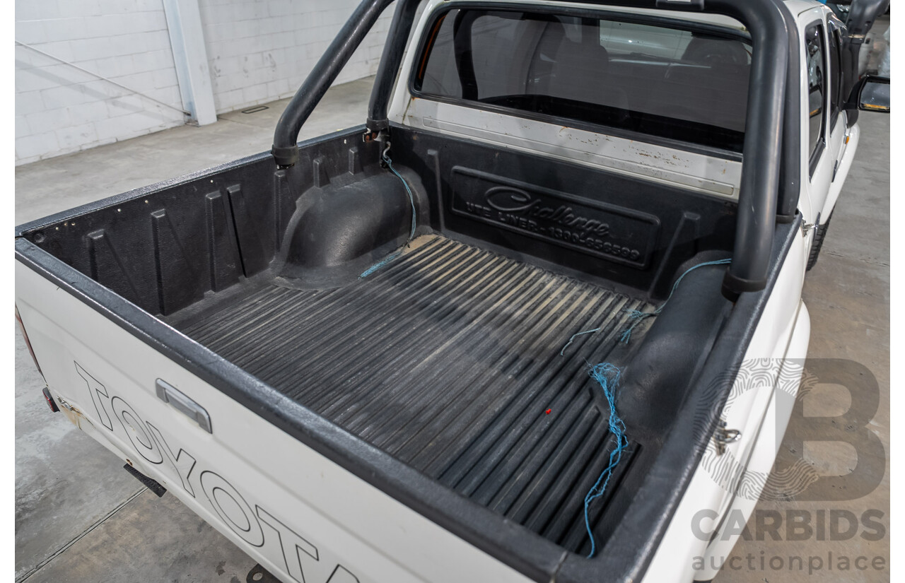 03/2003 Toyota Hilux SR5 (4x4) VZN167R Dual Cab P/Up White 3.4L