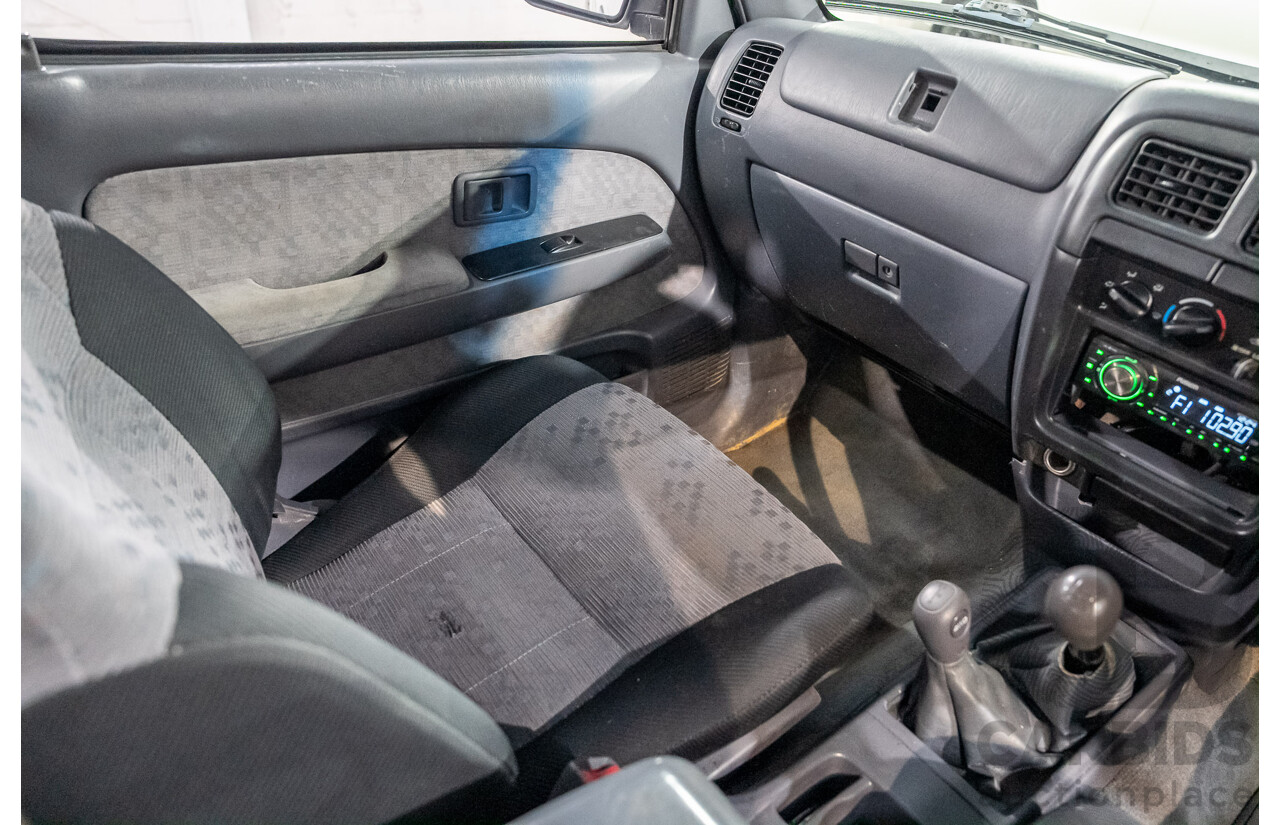 03/2003 Toyota Hilux SR5 (4x4) VZN167R Dual Cab P/Up White 3.4L