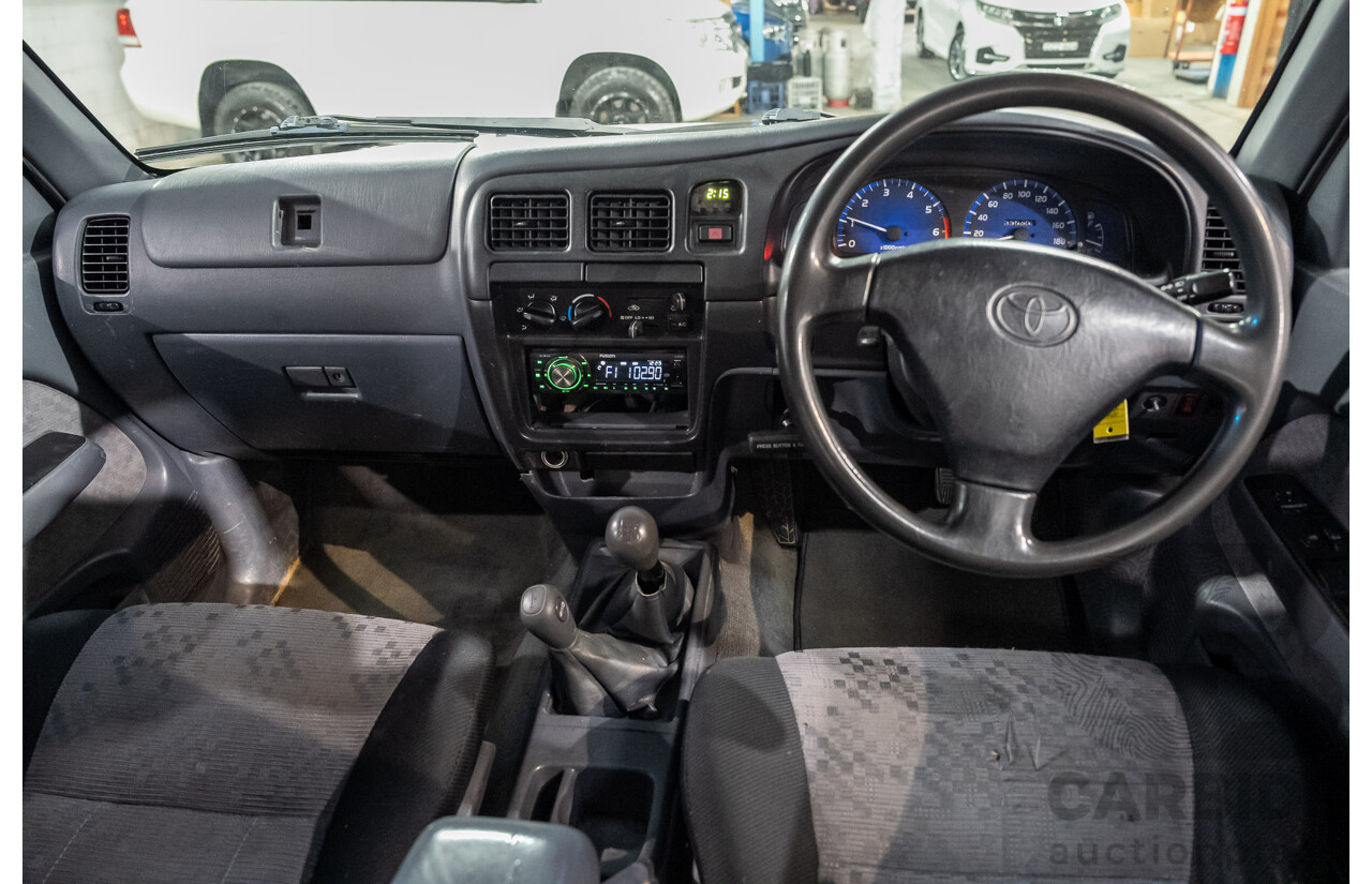 03/2003 Toyota Hilux SR5 (4x4) VZN167R Dual Cab P/Up White 3.4L