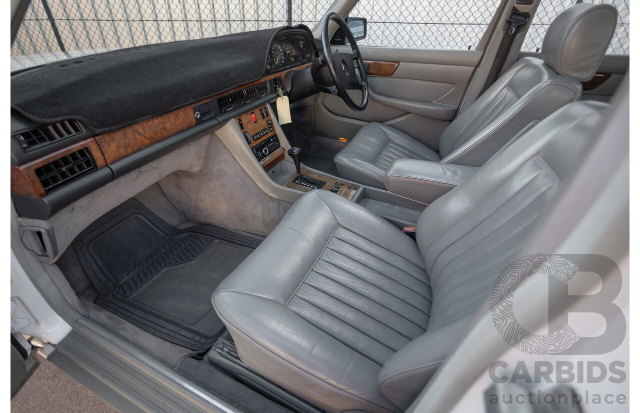 4/1988 Mercedes-Benz 300SE W126 4d Sedan Arctic White 3.0L