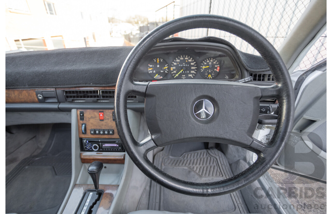 4/1988 Mercedes-Benz 300SE W126 4d Sedan Arctic White 3.0L