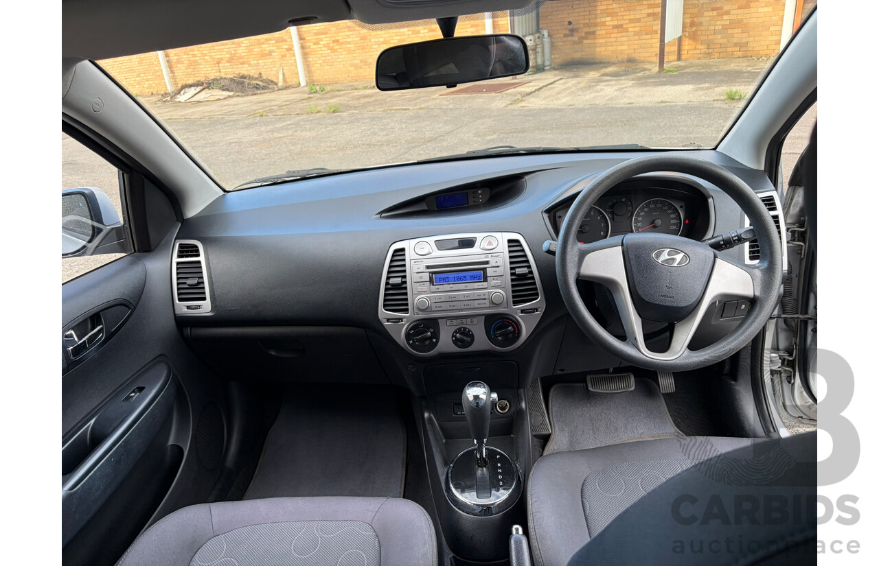 11/2011 Hyundai I20 Active PB MY12 3d Hatchback Silver 1.4L