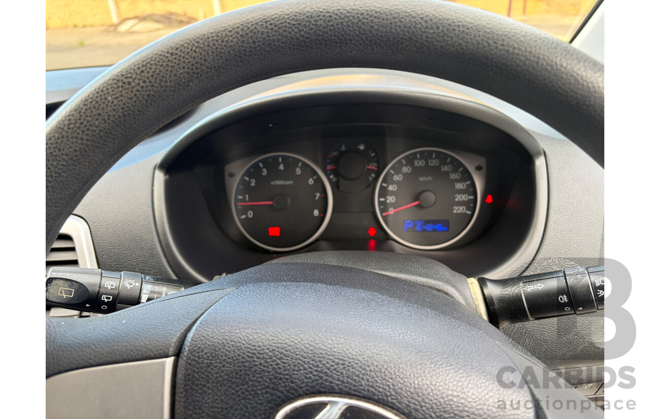 11/2011 Hyundai I20 Active PB MY12 3d Hatchback Silver 1.4L