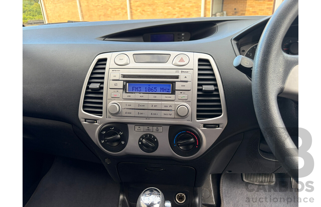 11/2011 Hyundai I20 Active PB MY12 3d Hatchback Silver 1.4L