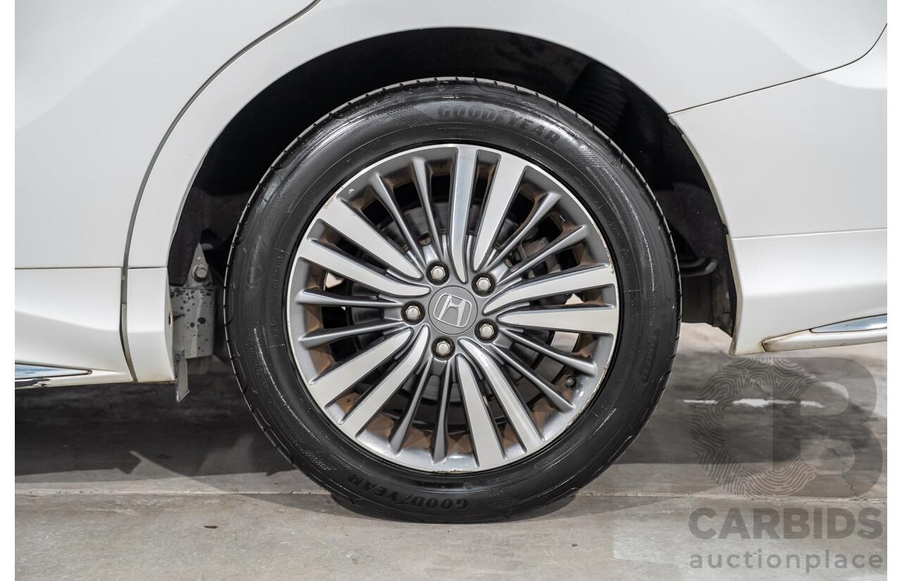 01/2019 Honda Odyssey VTi-L RC MY19 4D Wagon White 2.4L