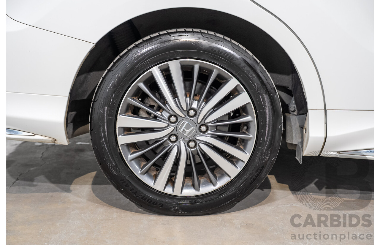 01/2019 Honda Odyssey VTi-L RC MY19 4D Wagon White 2.4L