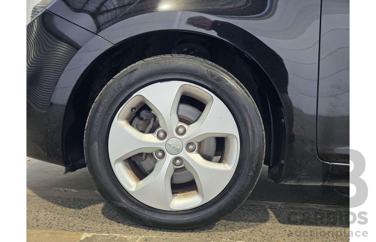11/2013 Kia Rondo Si RP 4d Wagon Black 1.7L 7 Seats