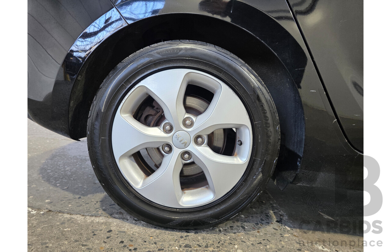 11/2013 Kia Rondo Si RP 4d Wagon Black 1.7L 7 Seats