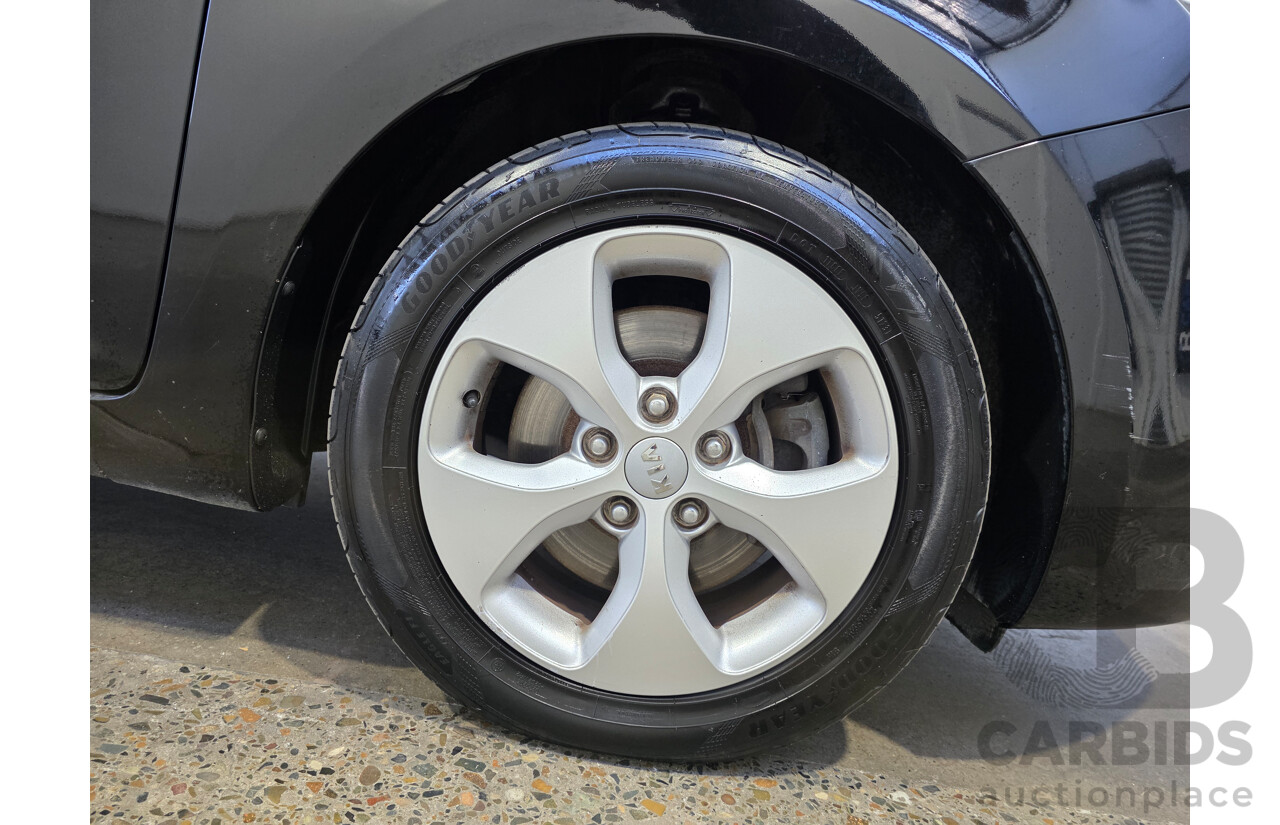 11/2013 Kia Rondo Si RP 4d Wagon Black 1.7L 7 Seats