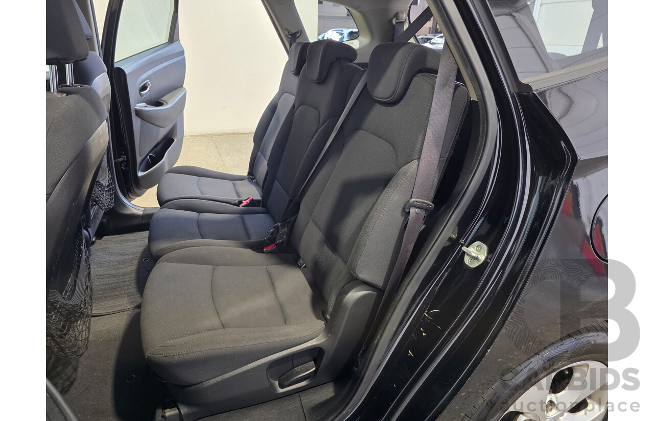 11/2013 Kia Rondo Si RP 4d Wagon Black 1.7L 7 Seats