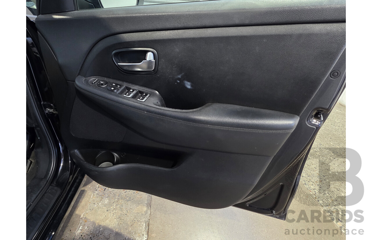 11/2013 Kia Rondo Si RP 4d Wagon Black 1.7L 7 Seats