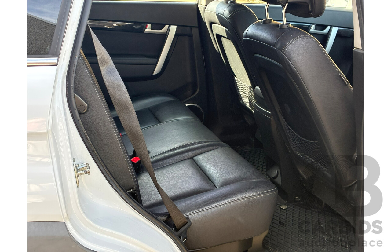12/2012 Holden Captiva 7 LX (4x4) AWD CG MY12 4D 7 Seat Wagon White Turbo Diesel 2.2L