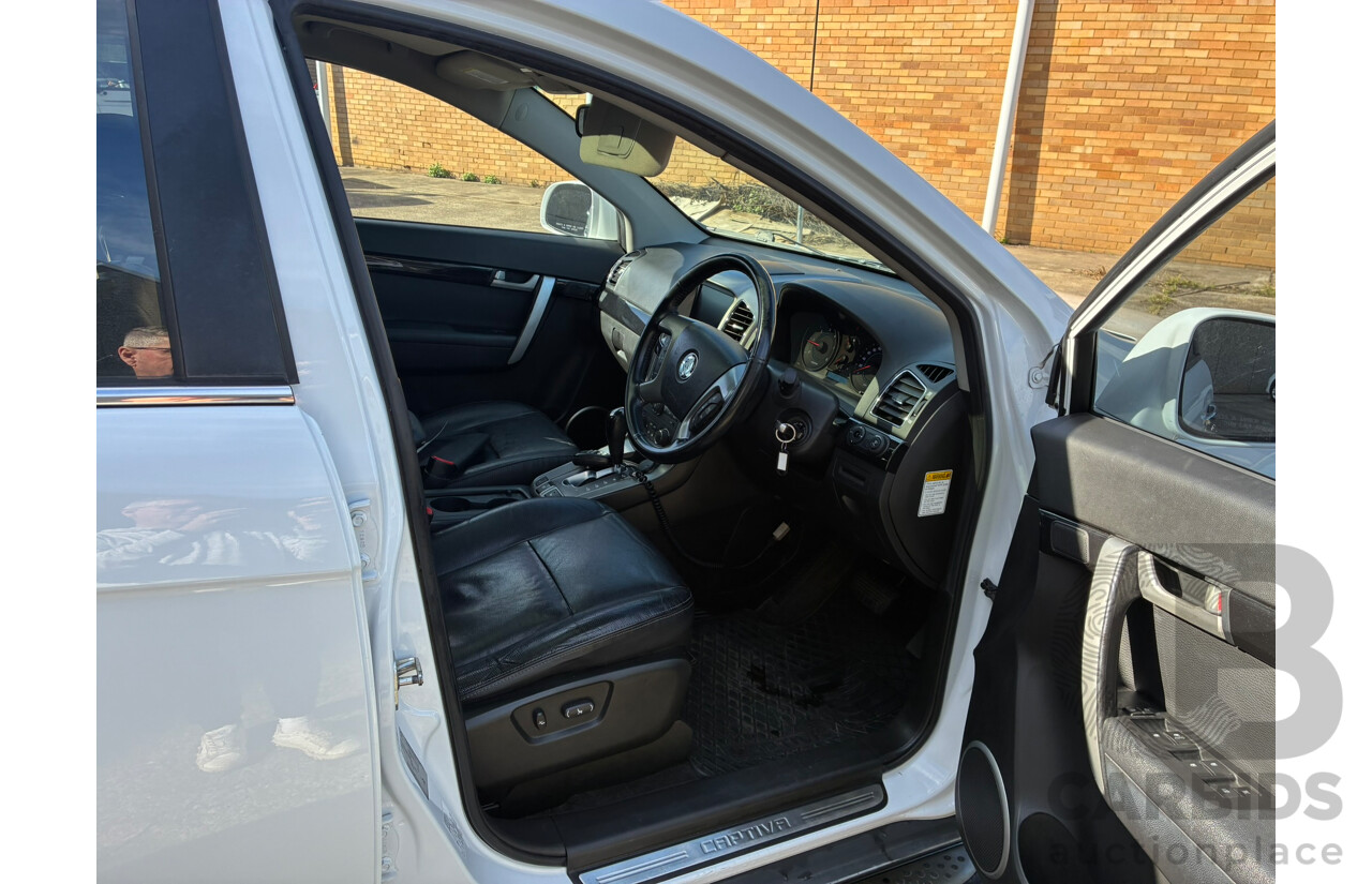 12/2012 Holden Captiva 7 LX (4x4) AWD CG MY12 4D 7 Seat Wagon White Turbo Diesel 2.2L