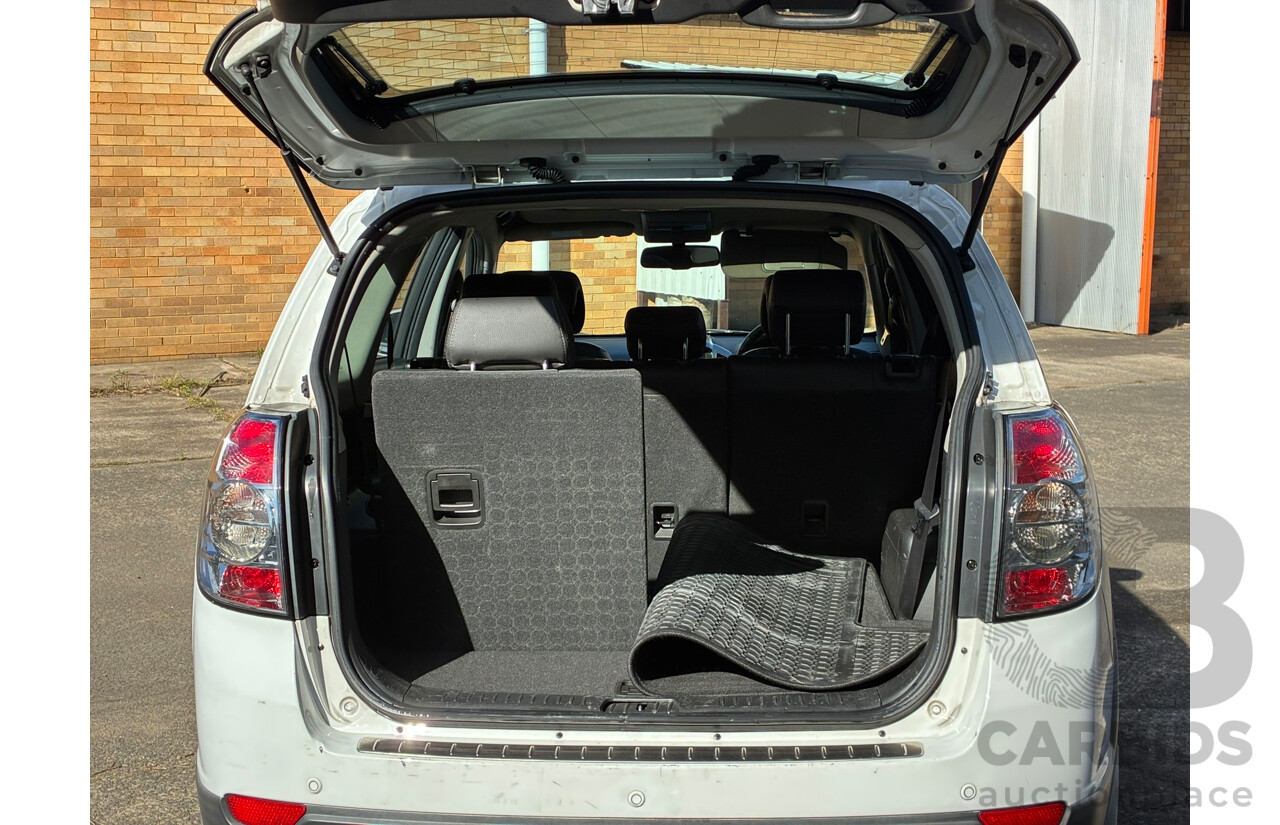 12/2012 Holden Captiva 7 LX (4x4) AWD CG MY12 4D 7 Seat Wagon White Turbo Diesel 2.2L