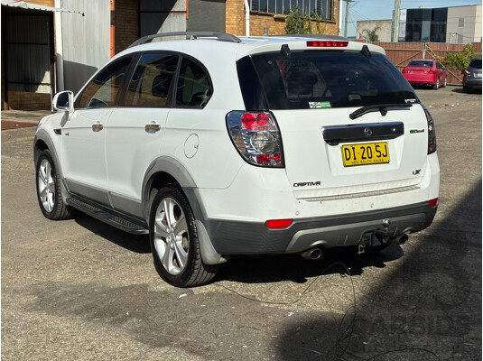 12/2012 Holden Captiva 7 LX (4x4) AWD CG MY12 4D 7 Seat Wagon White Turbo Diesel 2.2L