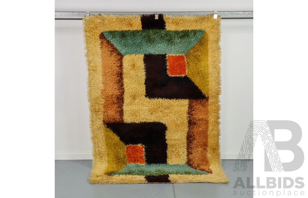 Vintage Shag Pile Rug with Geometric Pattern