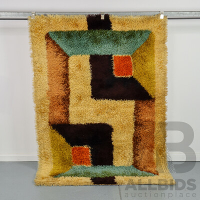 Vintage Shag Pile Rug with Geometric Pattern