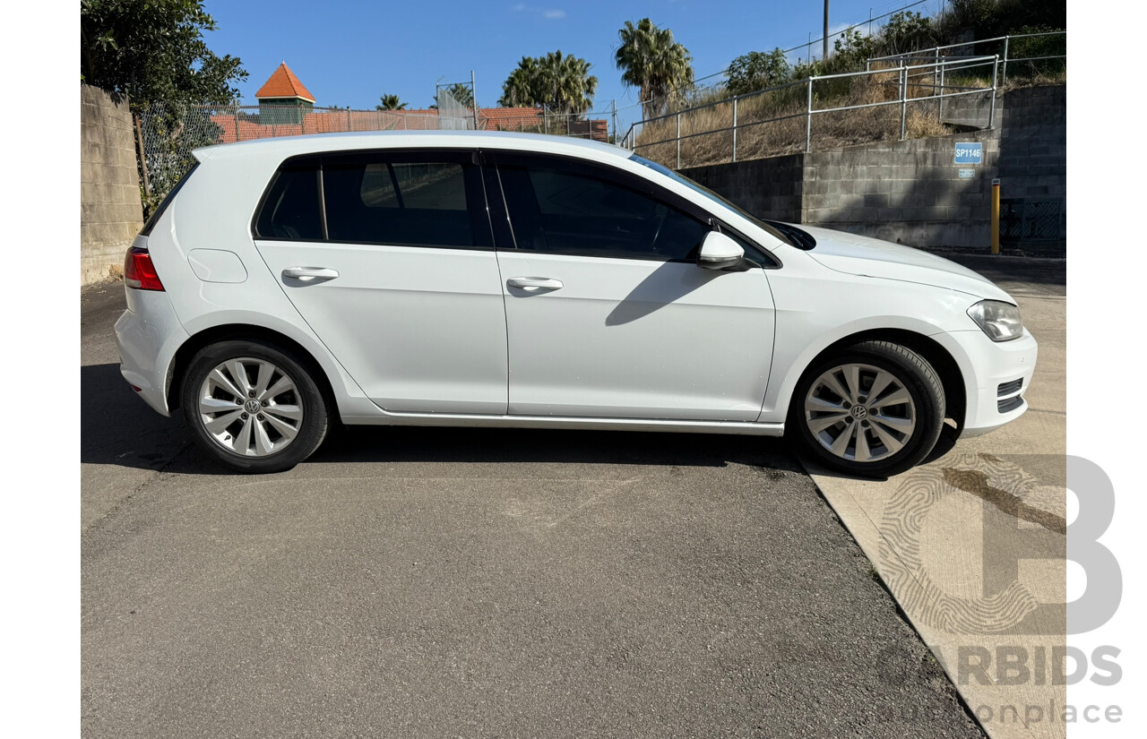 01/2014 Volkswagen Golf 90 TSI COMFORTLINE FWD AU MY14 5D Hatchback White 1.4L