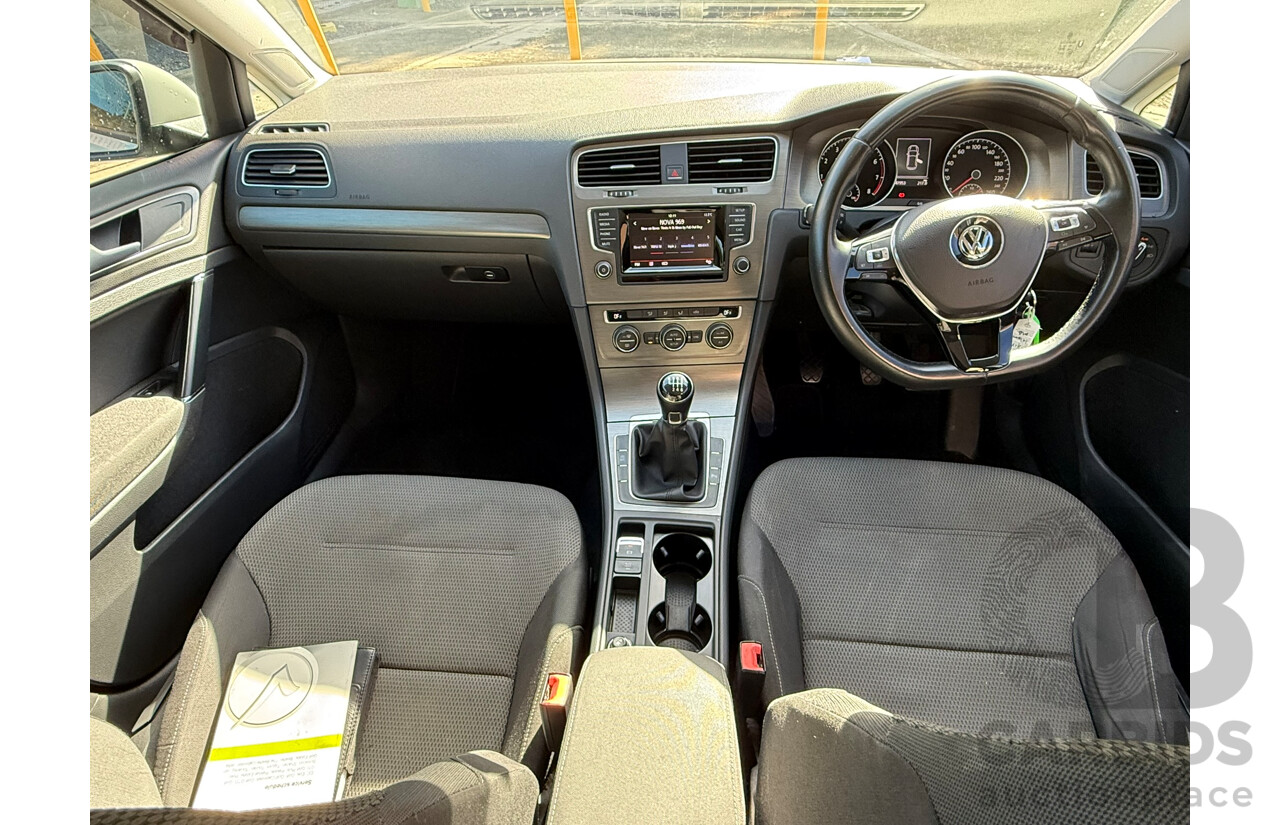 01/2014 Volkswagen Golf 90 TSI COMFORTLINE FWD AU MY14 5D Hatchback White 1.4L