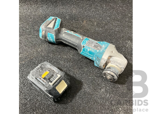 MAKITA 18v Brushless Angle Grinder (DGA504) with 5.0Ah with Battery