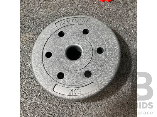 Meteor Weight Plate Including 4 X Spin Lock Collars (4 X 2kg, 3 X 1.5kg, 4 X 1.25kg)