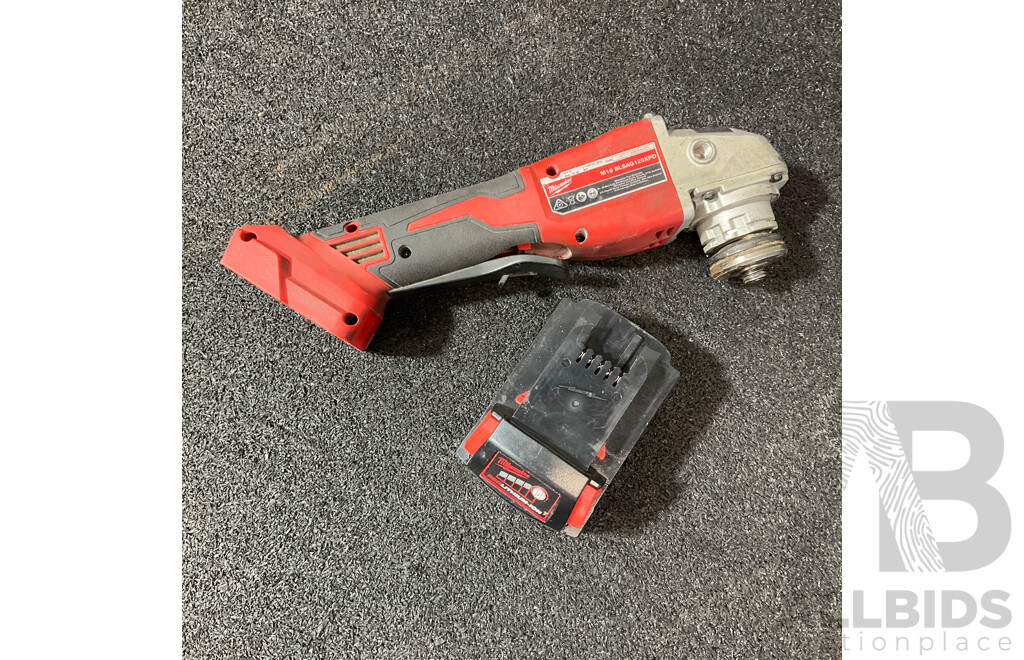 MILWAUKEE M18 FUEL Brushless Angle Grinder (BLSAG125XPD) with 5.0Ah Battery