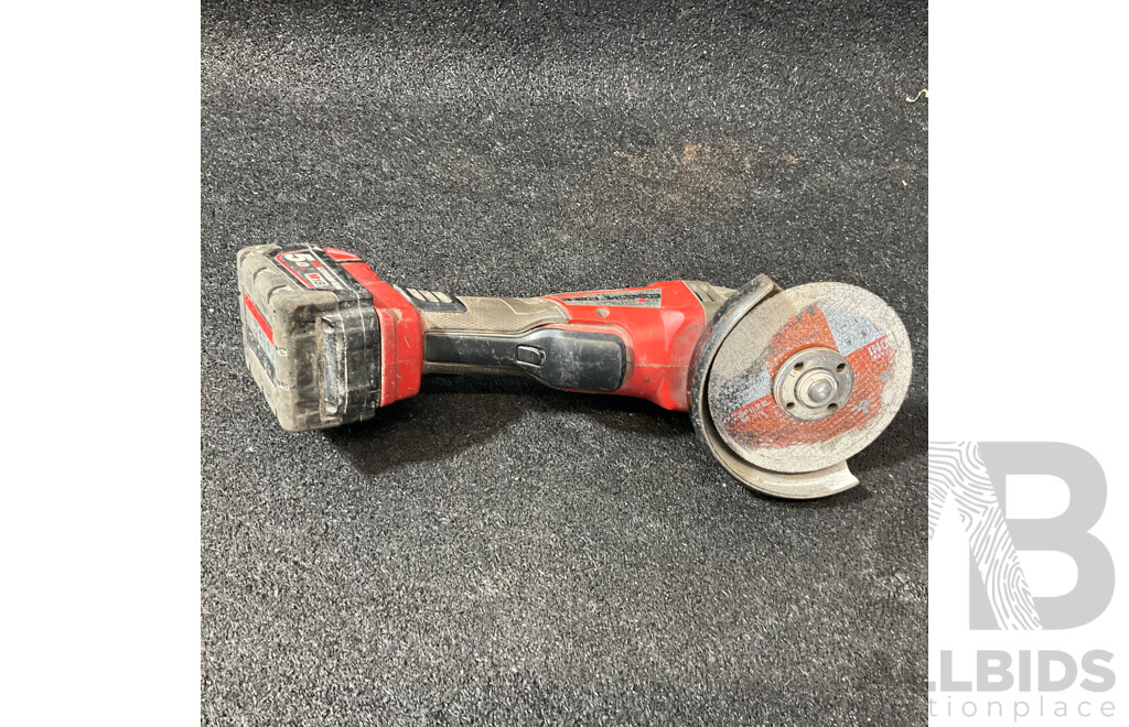 MILWAUKEE M18 FUEL Angle Grinder (CAG125XPD) with 5.0Ah Battery