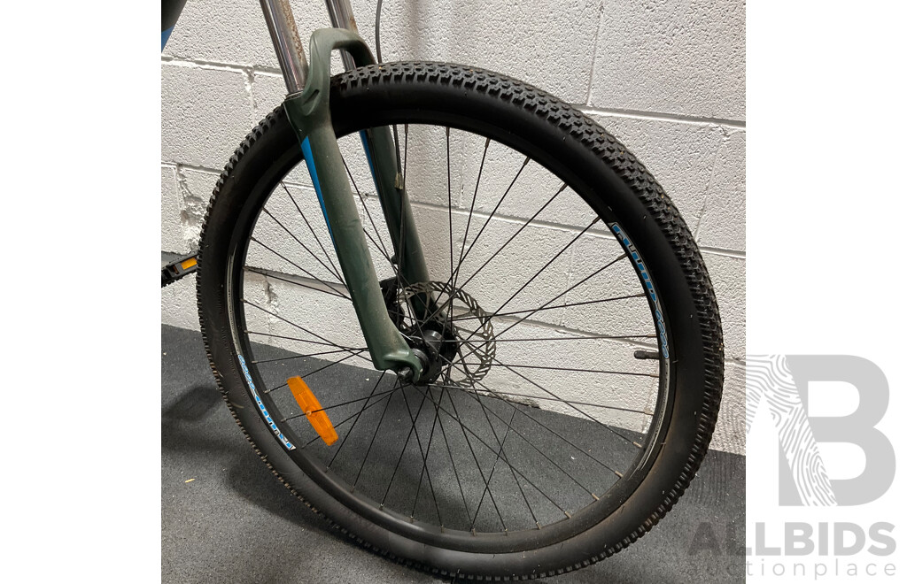 Fluid Momentum Mountain Bike
