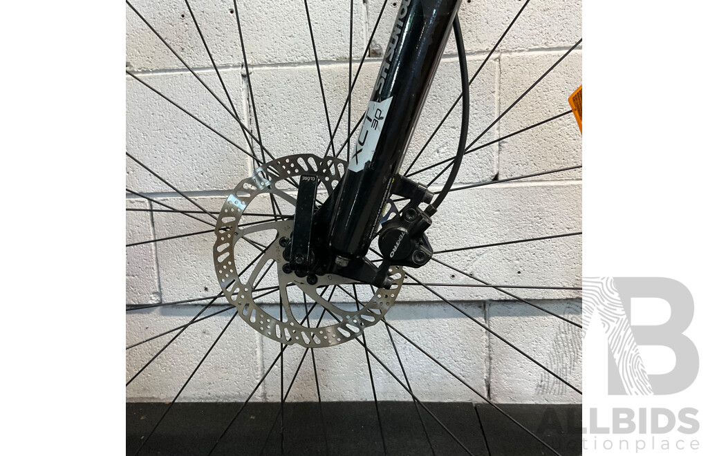 Trek Marlin 6 Mountain Bike