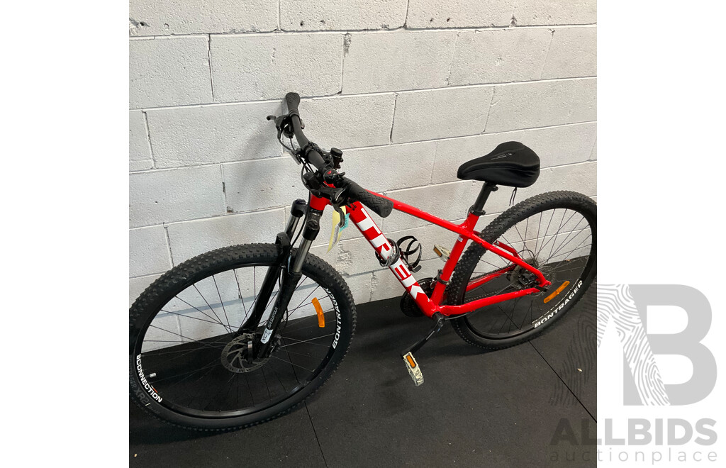 Trek Marlin 6 Mountain Bike