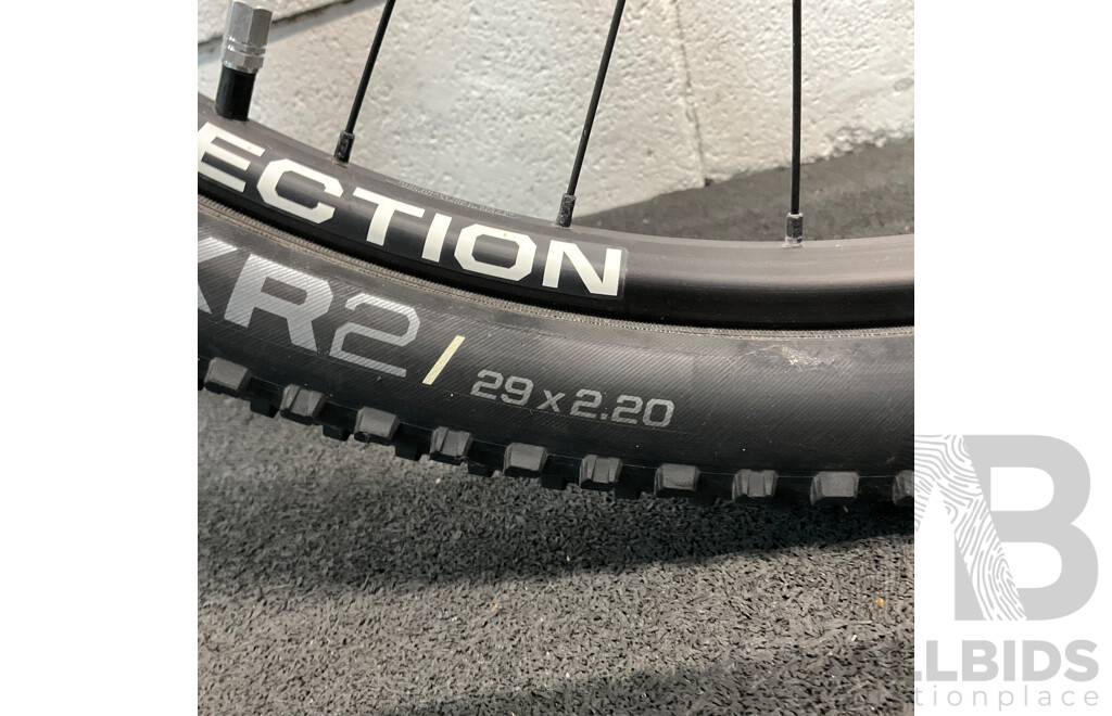 Trek Marlin 6 Mountain Bike