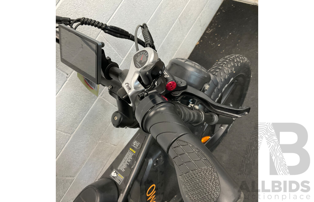 VOMO V8 Fat Tyre Electric Bike